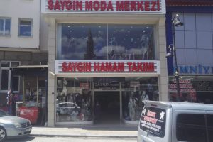 Erzurum Saygın Moda Merkezi Alüminyum Kutu Profil Üzerine Kabartma Harf Tabela Yapımı ve Montaj İşi