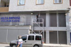 Nevzat Ecza Deposu Kompozit Caphe ve Camlara Folyo Uygulama İşi.